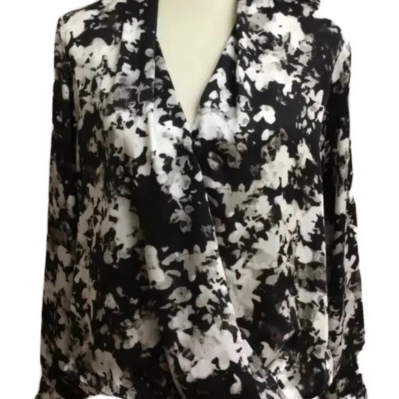 Apt 9 Size M Silky Front Wrap Blouse Top Hi-low Hem Black Gray White - Picture 5 of 6